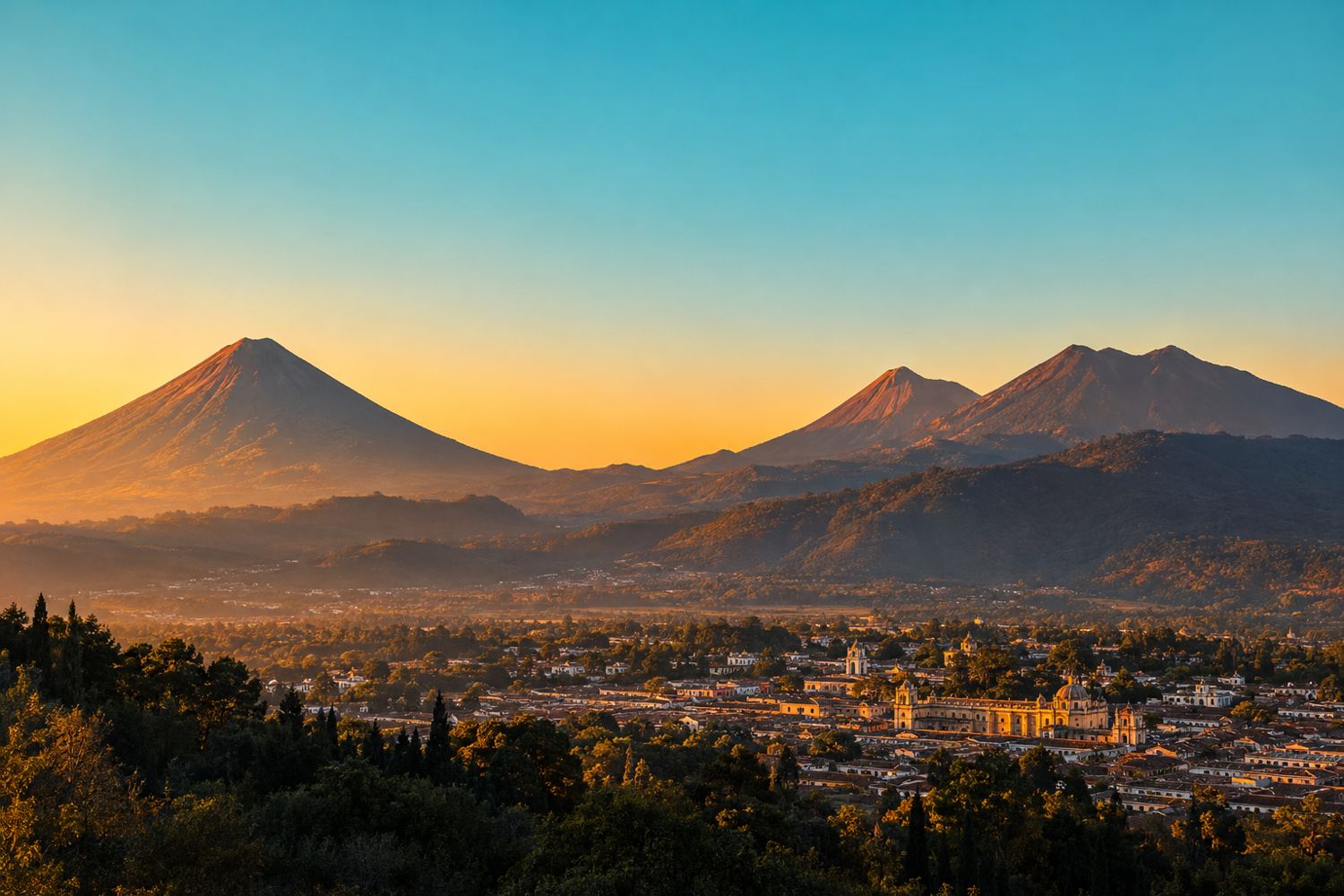 Volcanes de Guatemala al amanecer
